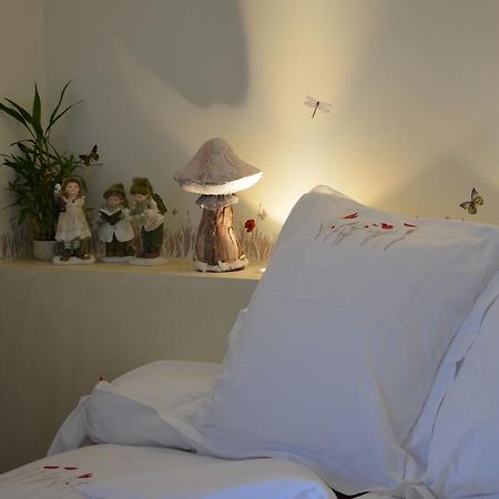 Couette Et Cafe Creme Bed & Breakfast Le Coudray Room photo