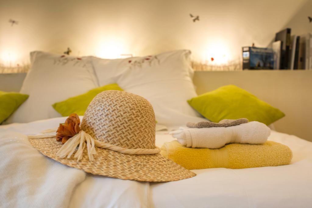 Couette Et Cafe Creme Bed & Breakfast Le Coudray Room photo
