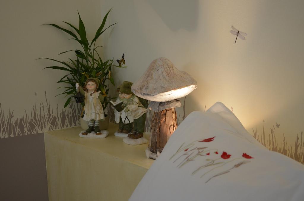 Couette Et Cafe Creme Bed & Breakfast Le Coudray Room photo