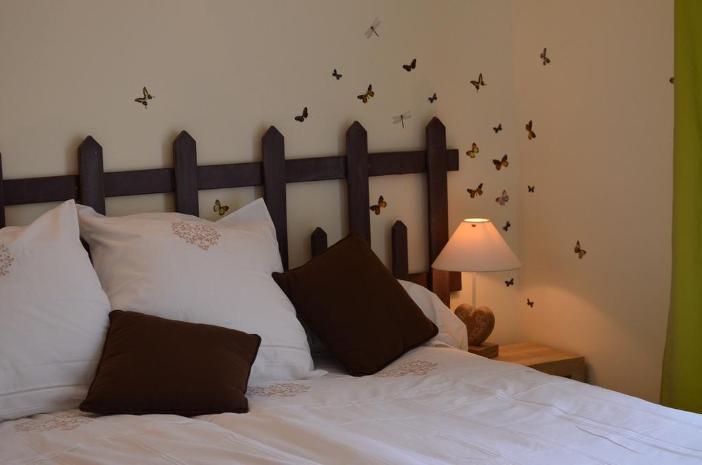 Couette Et Cafe Creme Bed & Breakfast Le Coudray Room photo