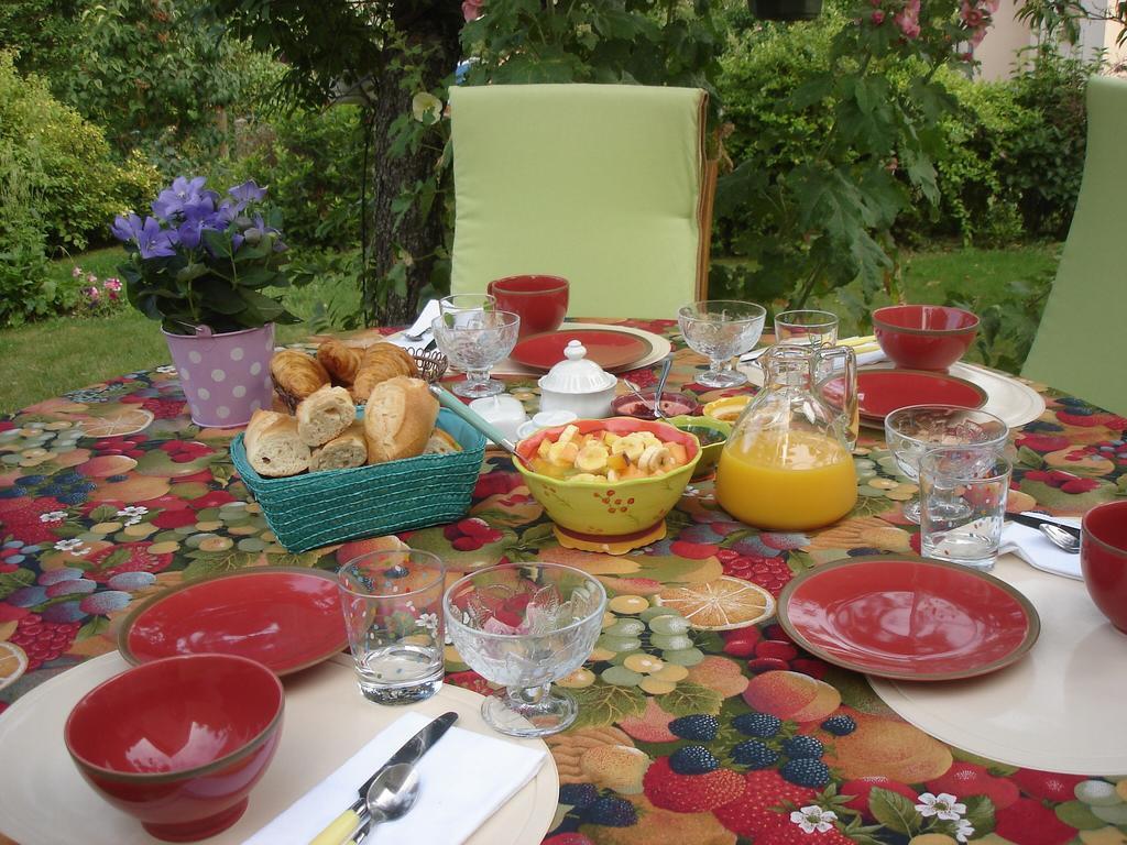 Couette Et Cafe Creme Bed & Breakfast Le Coudray Exterior photo