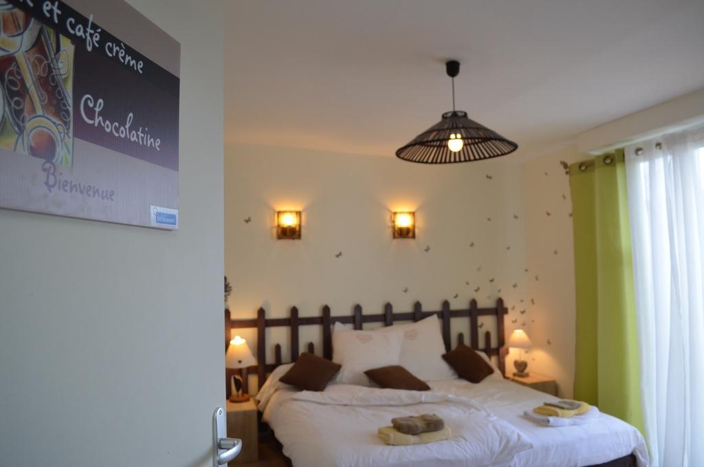 Couette Et Cafe Creme Bed & Breakfast Le Coudray Room photo